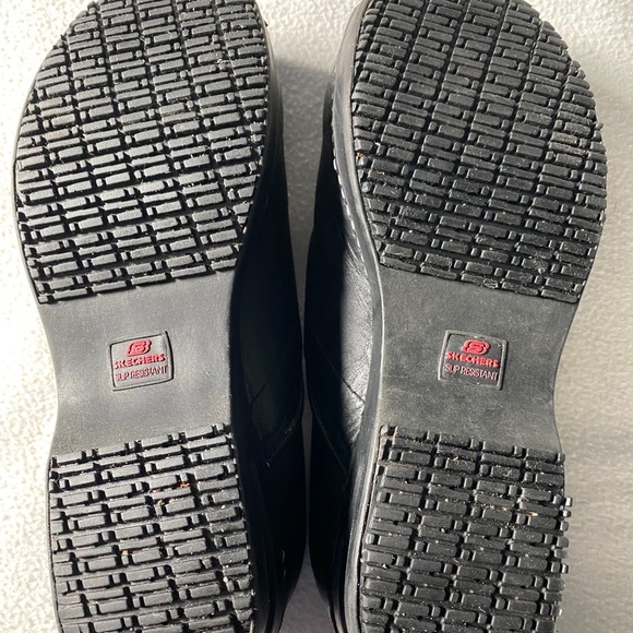 Black clogs by Skechers - Picture 5 of 5